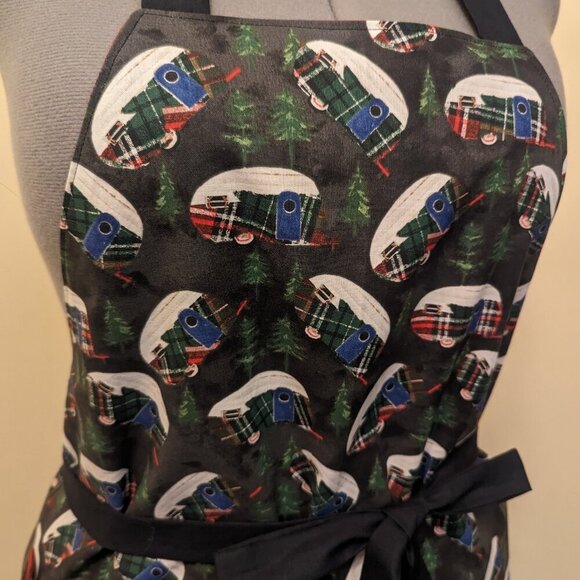 NWT Handmade Reversible Apron - Christmas campers and plaid - One Size - OOAK - Picture 2 of 4